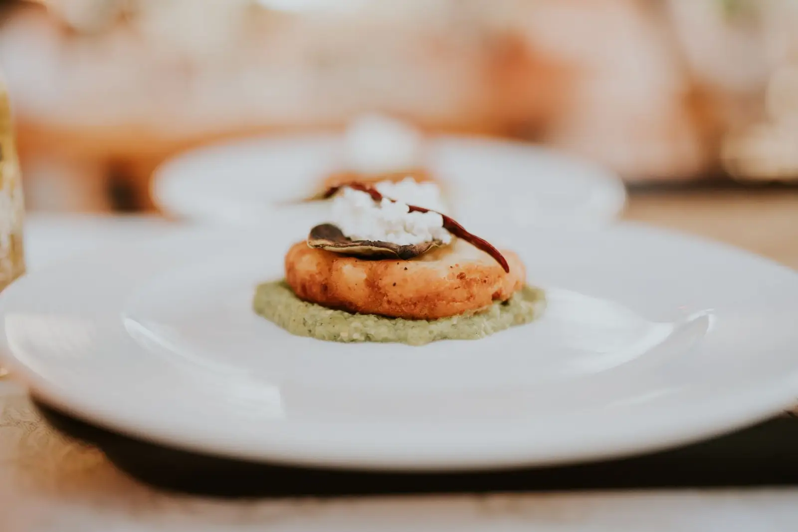 Dining detail at LavuristayLedger